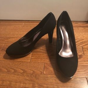 *BRAND NEW* Black Pumps